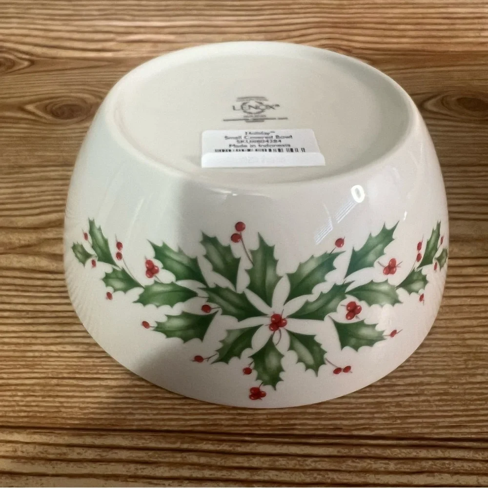 Lenox Holiday Small Covered Bowl 804284 Christmas Holly Lid Dish New In Box